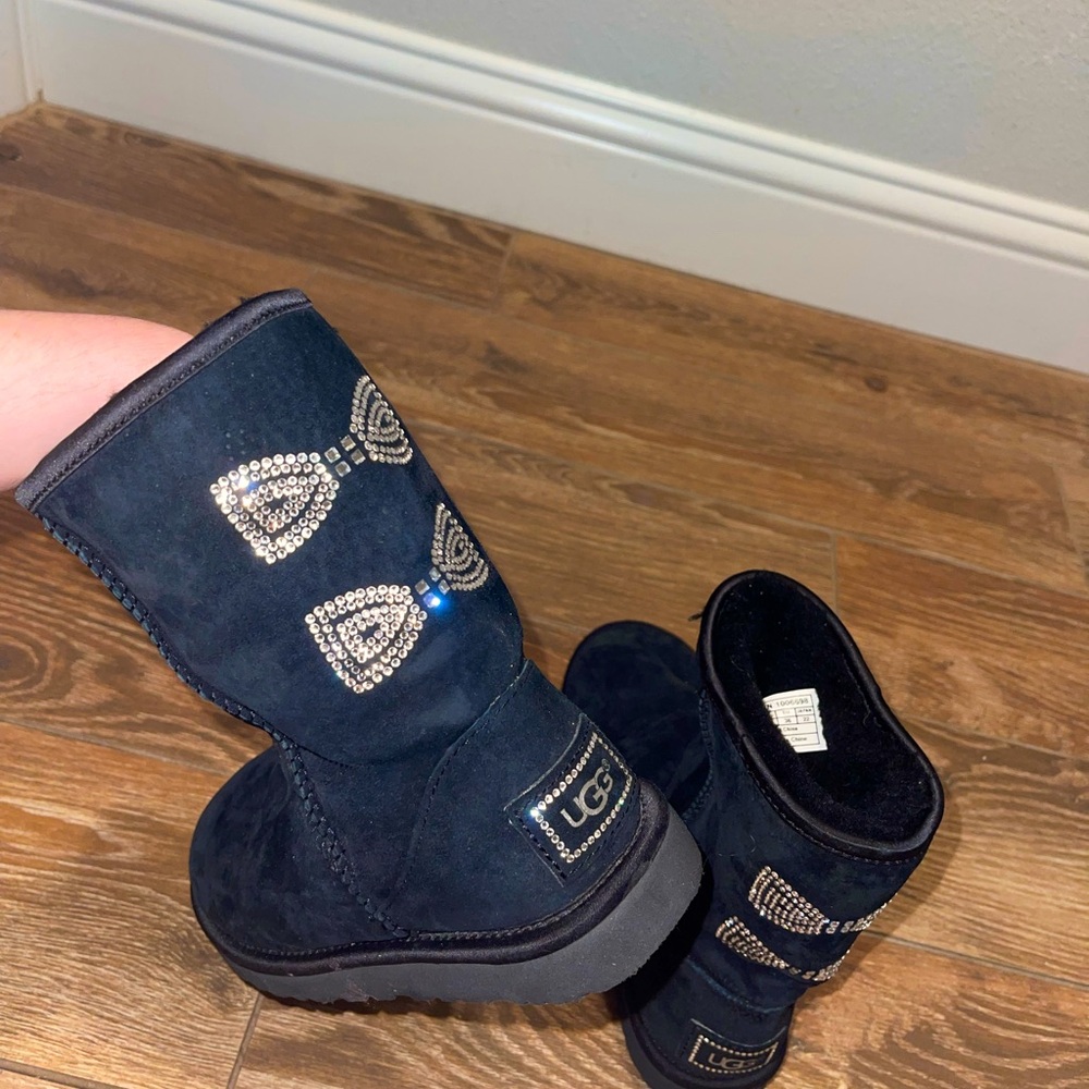 Size 5 (kids) Uggs with Swarovski Crystal bows
